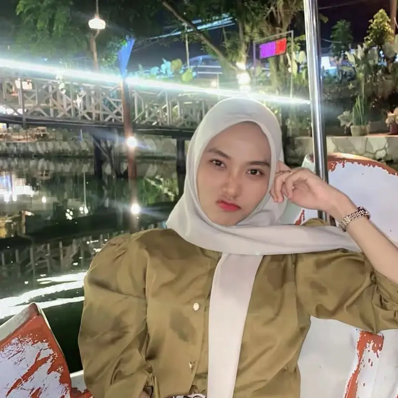 Frysca Novayanti 